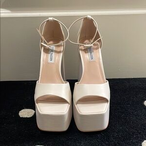 Steve Madden Kassiani Platform Heels